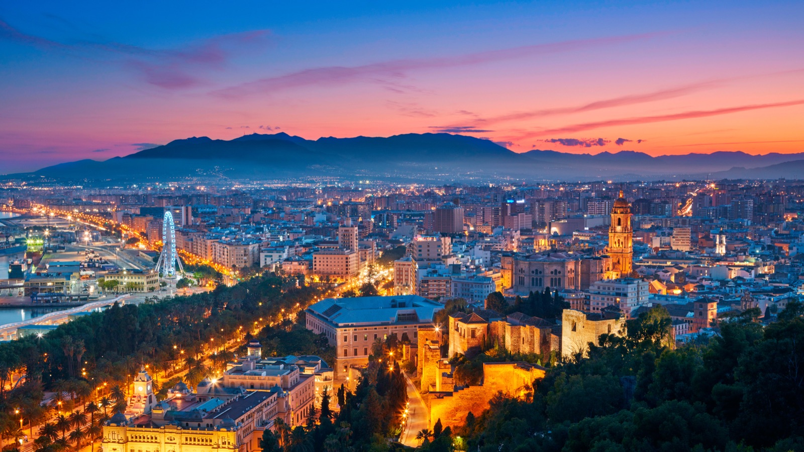Vista panorámica de Málaga al atardecer